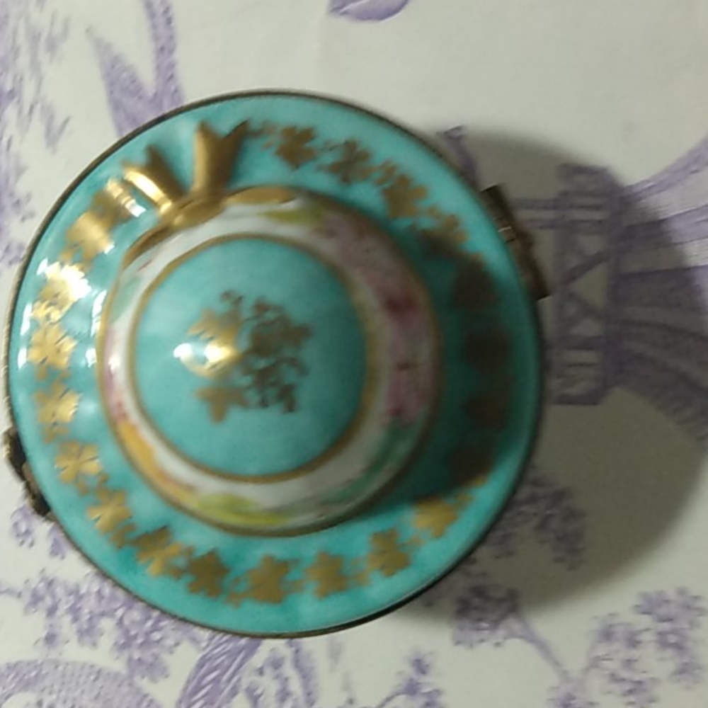 Beautiful Limoges Box - Picture 5 of 11